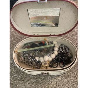 Jewelry/makeup box with jewelry